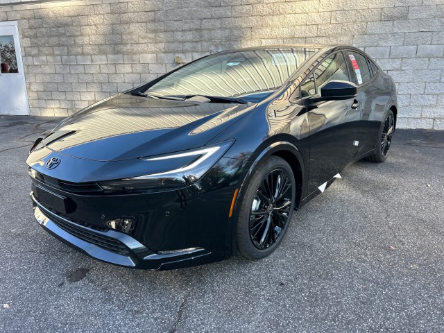 ToyotaPrius Plug-In Hybrid4