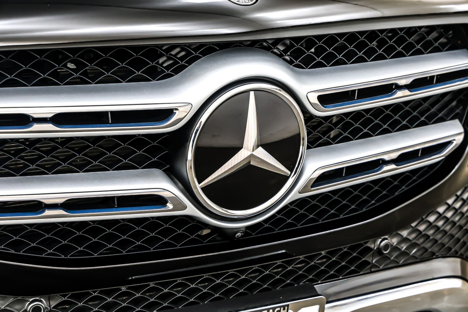 Certified Used 2023 Black Mercedes-Benz GLE 450 4MATIC® SUV image 20