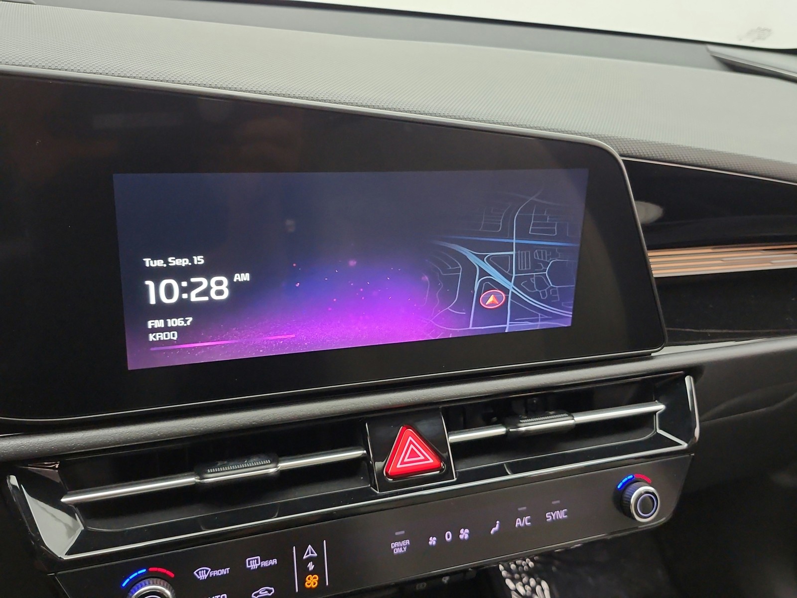 Used 2023 Snow White Pearl Kia EX Touring FWD image 10