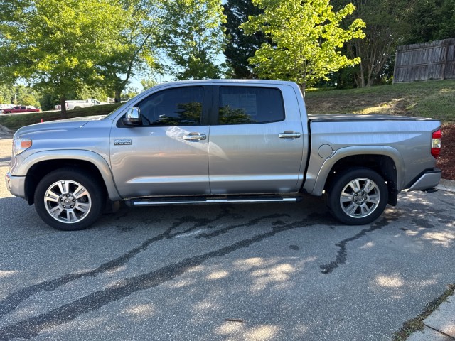 ToyotaTundra 4WD Truck4