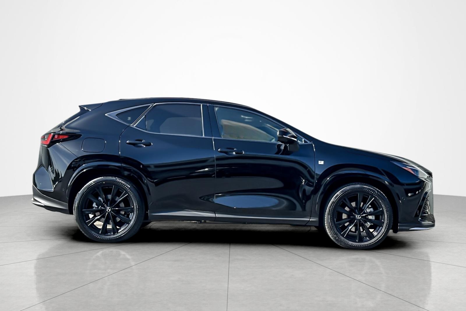 Used 2025 Obsidian Lexus NX 450h+ F SPORT Handling image 6