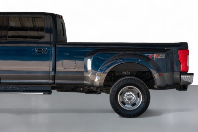 2019 Ford F-350 LARIAT 12