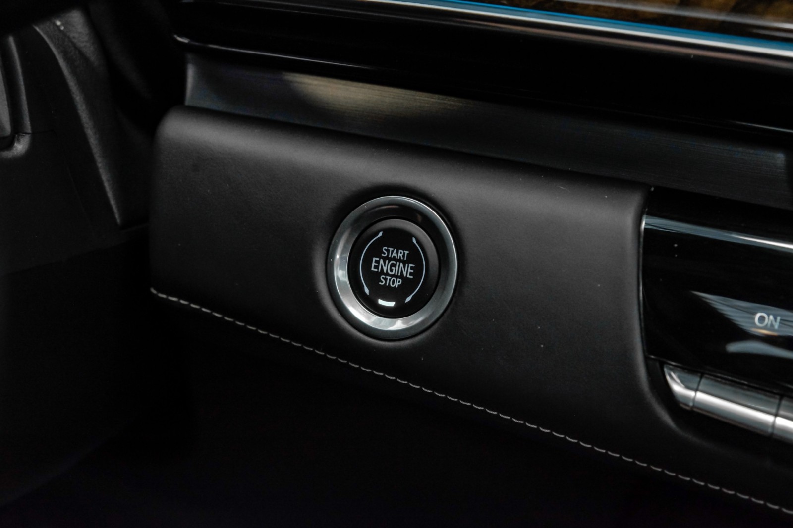 2023 Cadillac Escalade Diesel 4WD Sport Platinum OnyxPkg PwrSteps BucketS 23