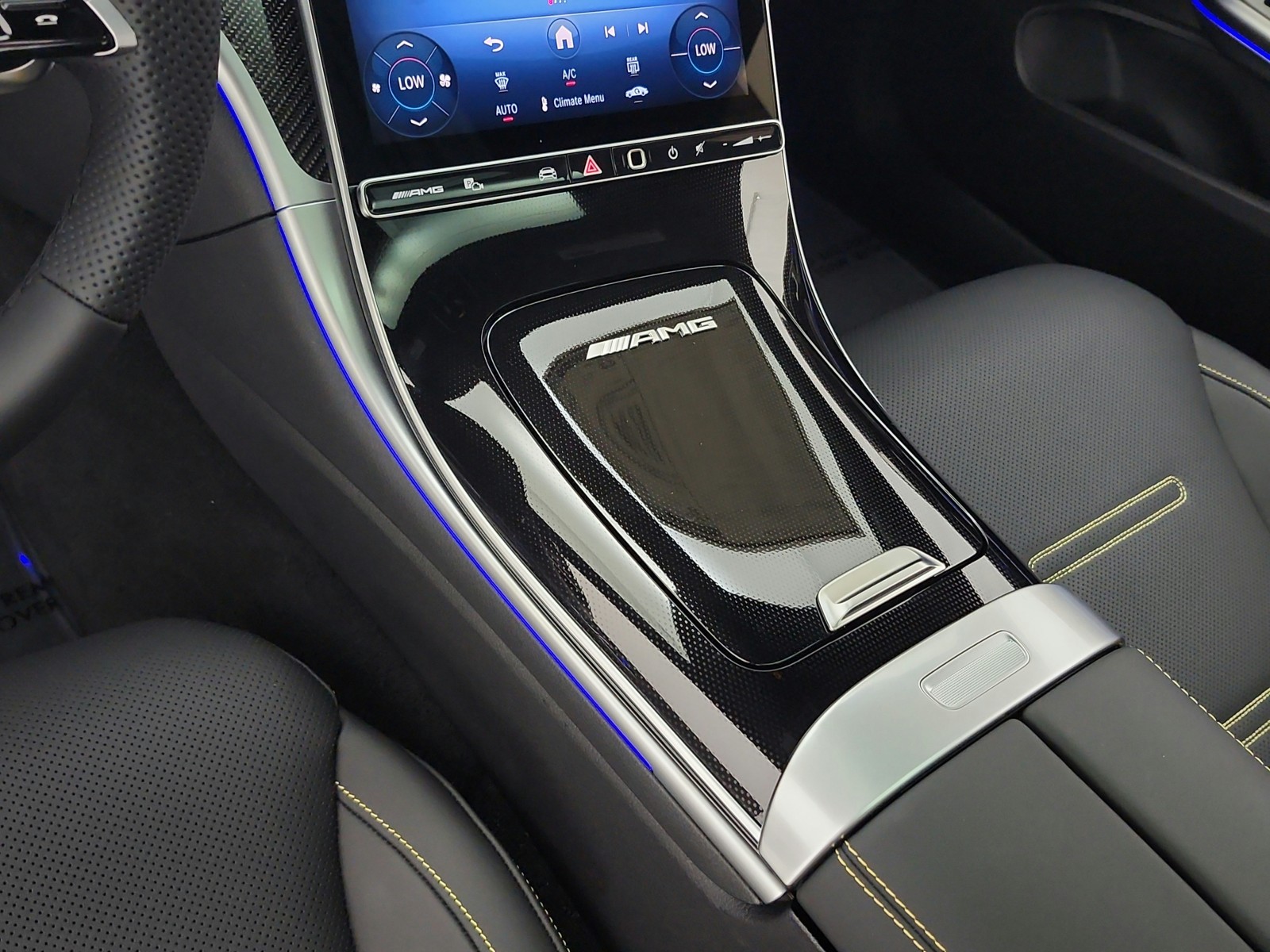 New 2026 MANUFAKTUR Starling Blue Magno Mercedes-Benz AMG® CLE 53 image 9