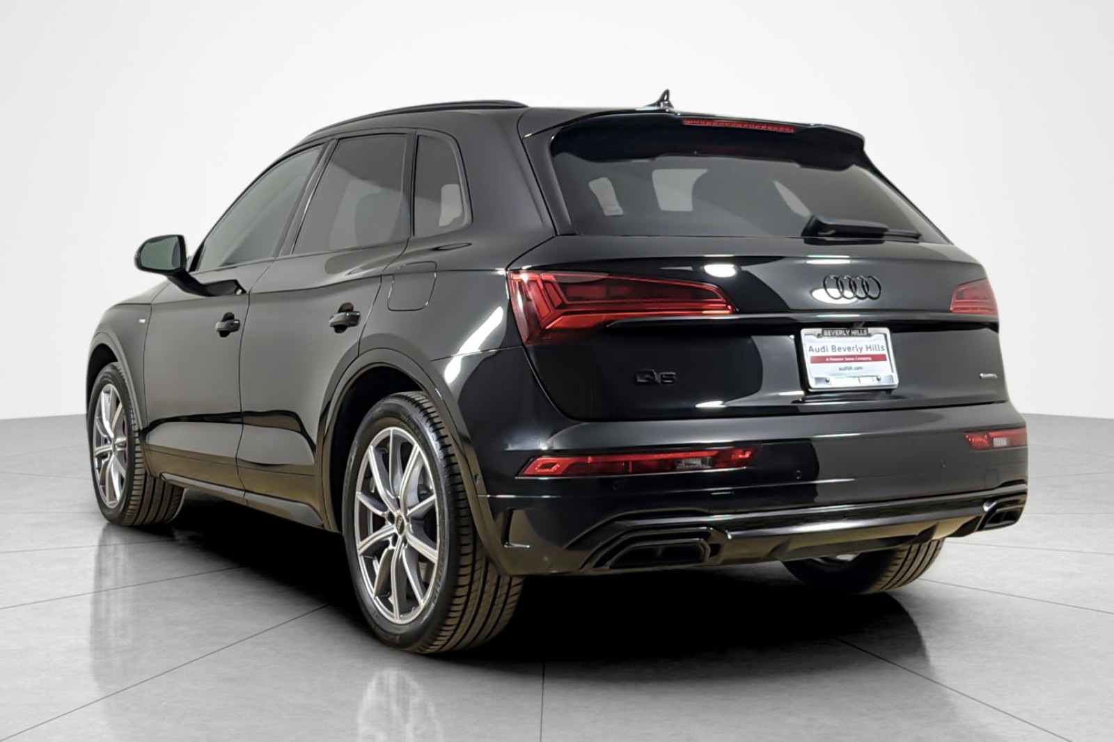 Used 2024 Mythos Black Metallic Audi S line Prestige 55 TFSI e quattro image 3
