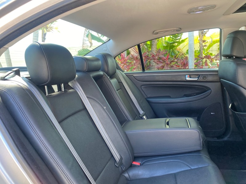2012 Hyundai Genesis 3.8L SUNROOF PREM PKG in , 
