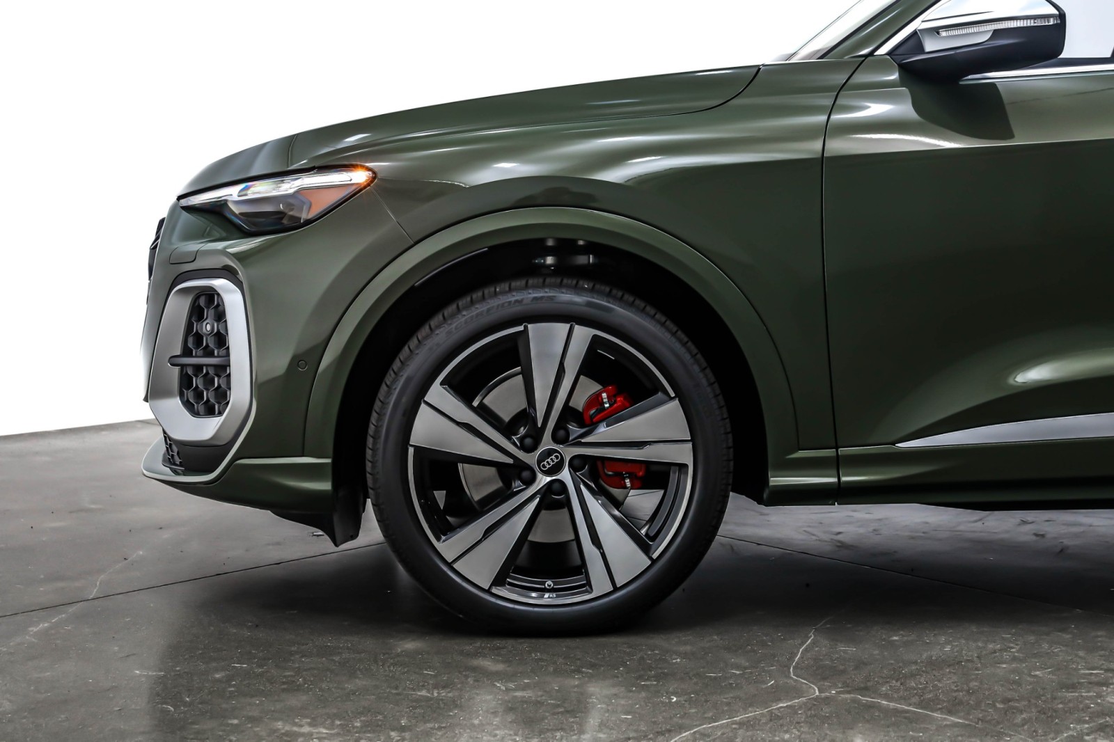 New 2025 District Green Metallic Audi Premium Plus 3.0 TFSI quattro image 10