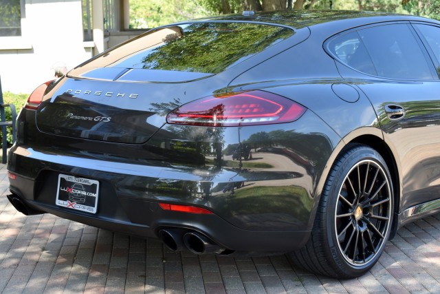 2016 Porsche Panamera GTS PDK Carbon Steering Wheel Lane Departure Premium Pkg. Plus Park Assist Bose Sound MSRP $133,580 13