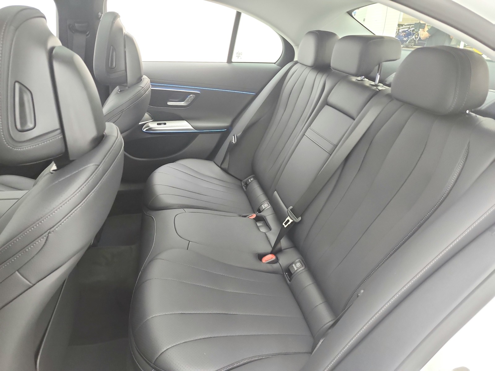 New 2026 Polar White Mercedes-Benz E 450 image 9