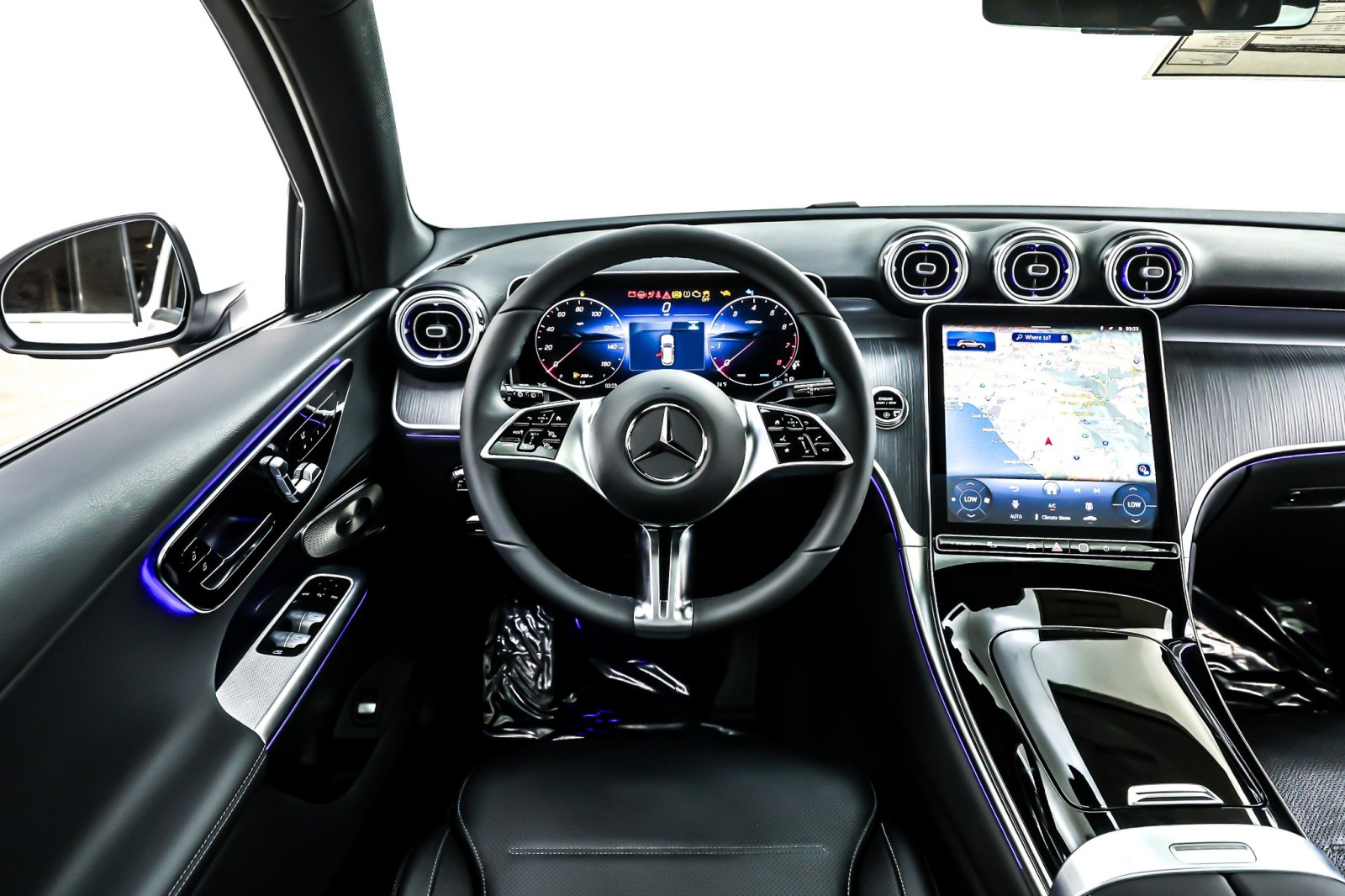 New 2026 Polar White Mercedes-Benz GLC 300 image 4