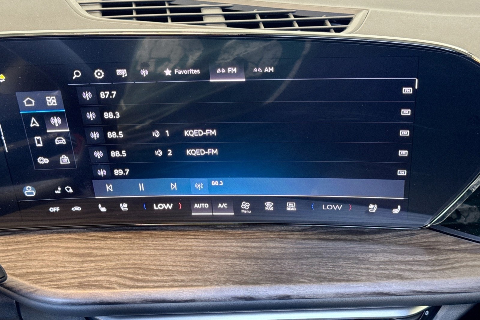 New 2025 Glacier White Metallic Audi Premium Plus 2.0 TFSI quattro image 16