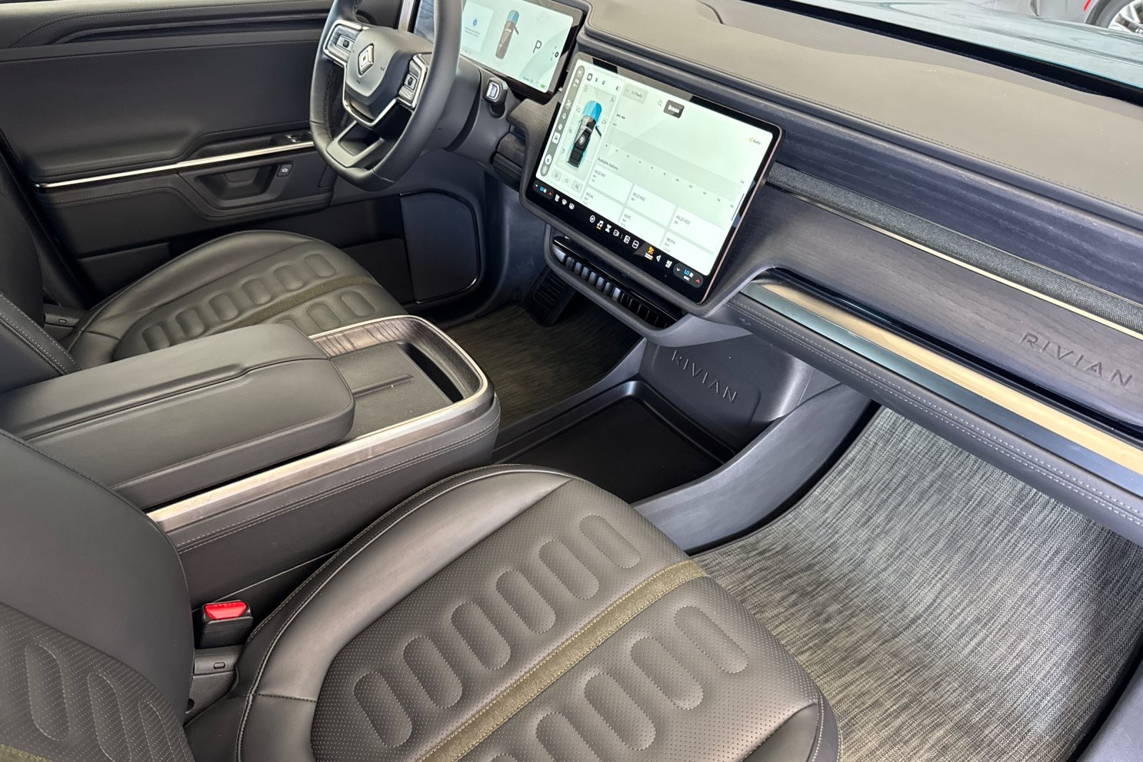 Used 2025 BLUE Rivian Adventure image 16