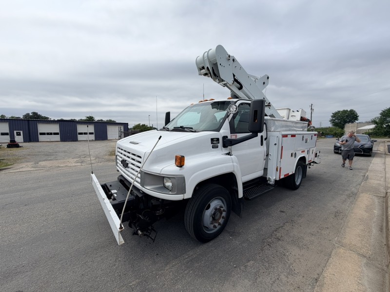 2008 Chevrolet C4500 39' DURALIFT Bucket Truck in ,