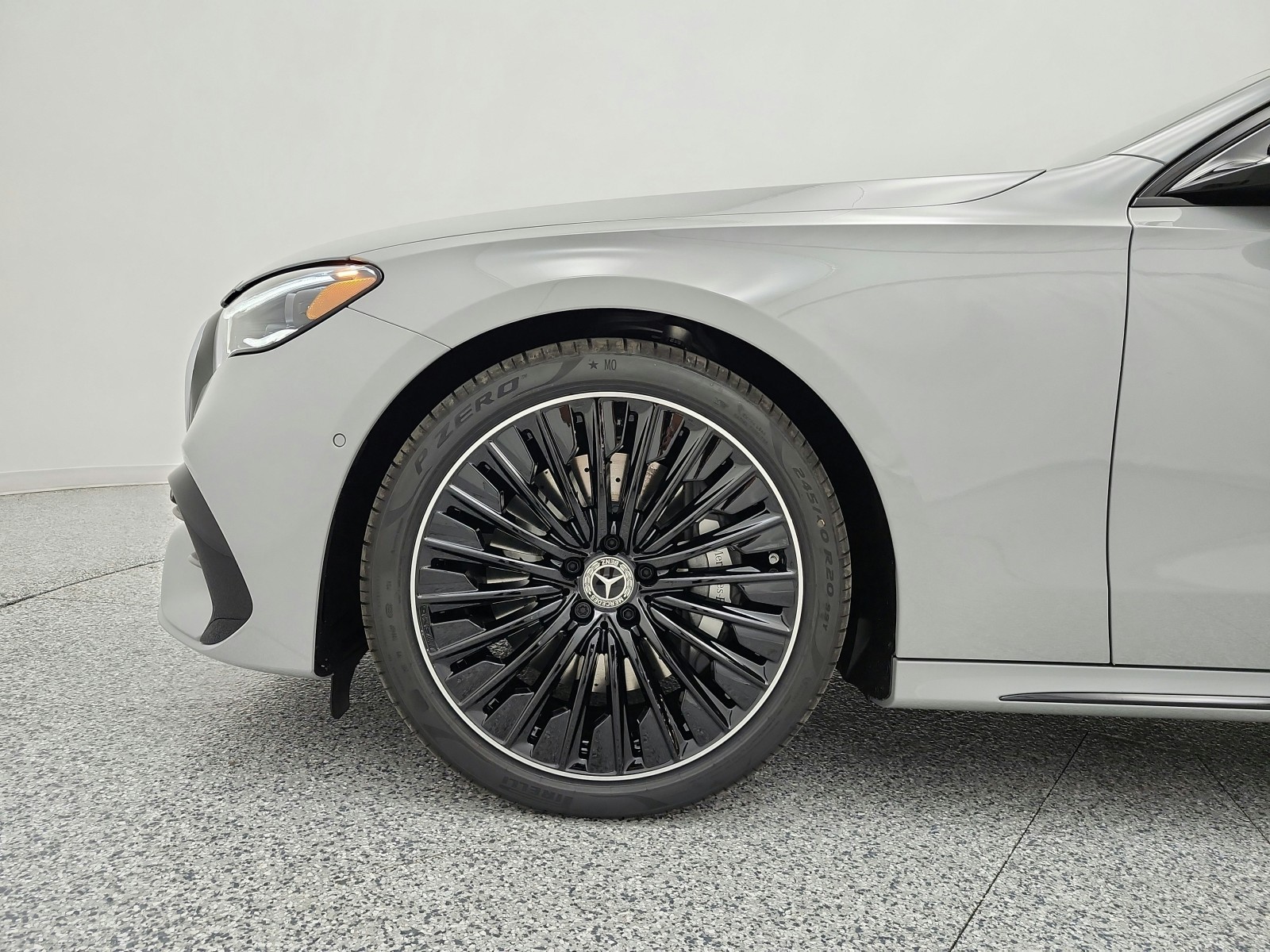 New 2027 MANUFAKTUR Alpine Grey Mercedes-Benz E 450 4MATIC® Sedan image 13