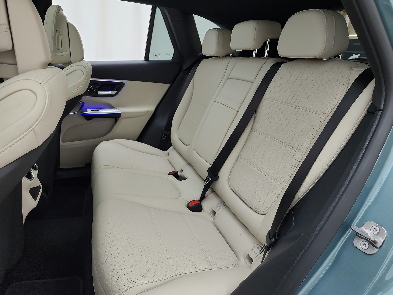 New 2027 Verde Silver Metallic Mercedes-Benz GLC 300 SUV image 11