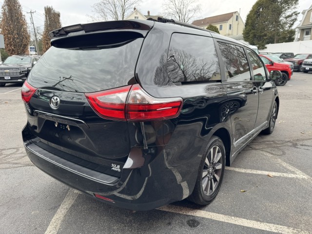 2020 Toyota Sienna XLE Premium 5