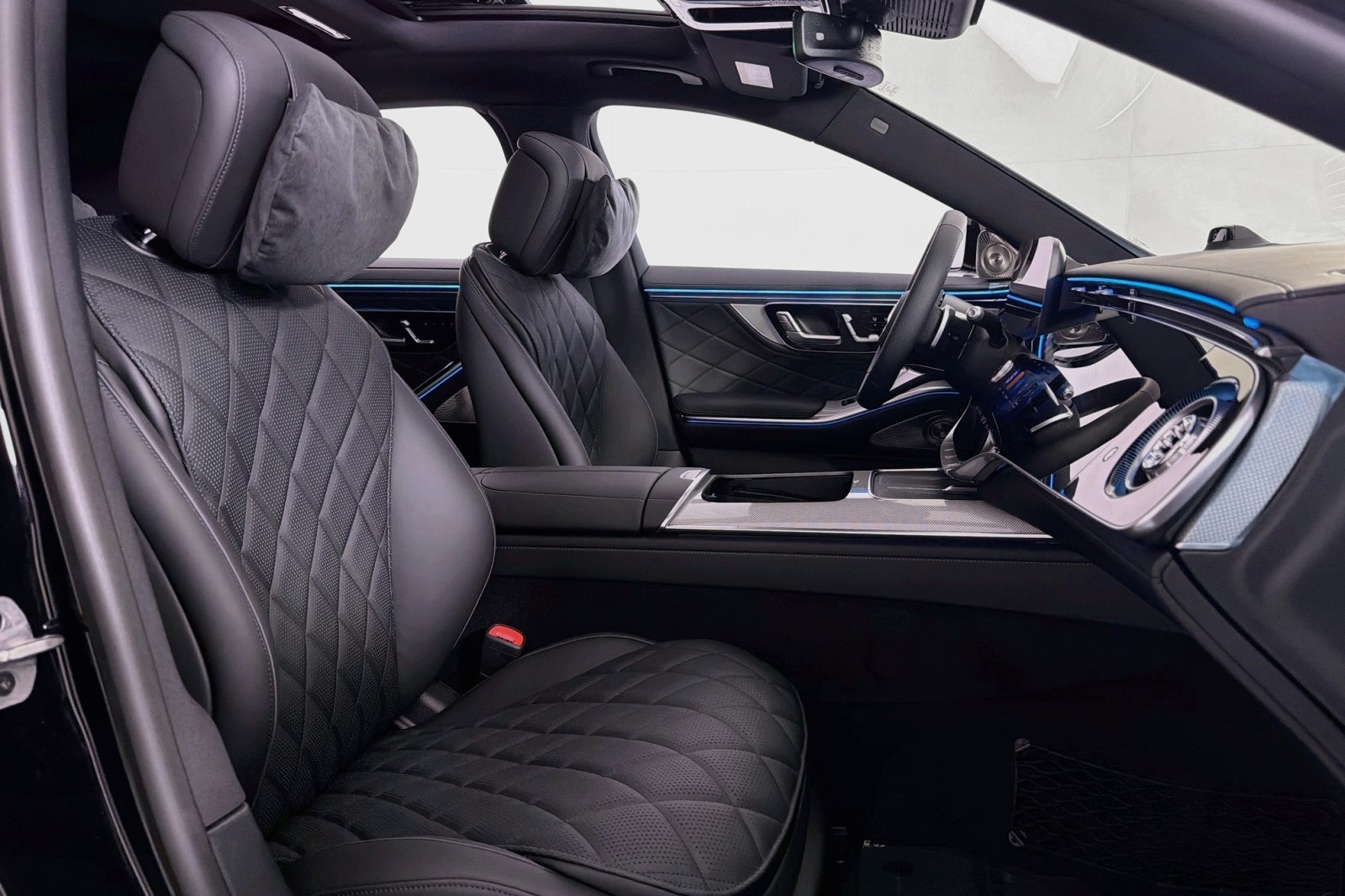 New 2027 Obsidian Black Metallic Mercedes-Benz S 580 4MATIC® Sedan image 6
