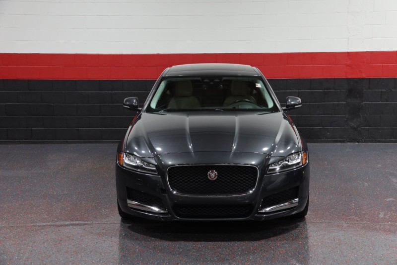 2016 Jaguar XF 35t Prestige AWD 4dr Sedan in , 