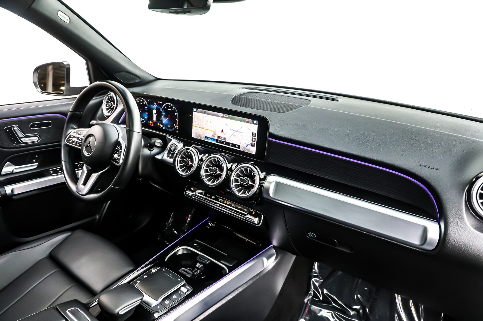 Used 2023 Polar White Mercedes-Benz GLB 250 SUV image 17