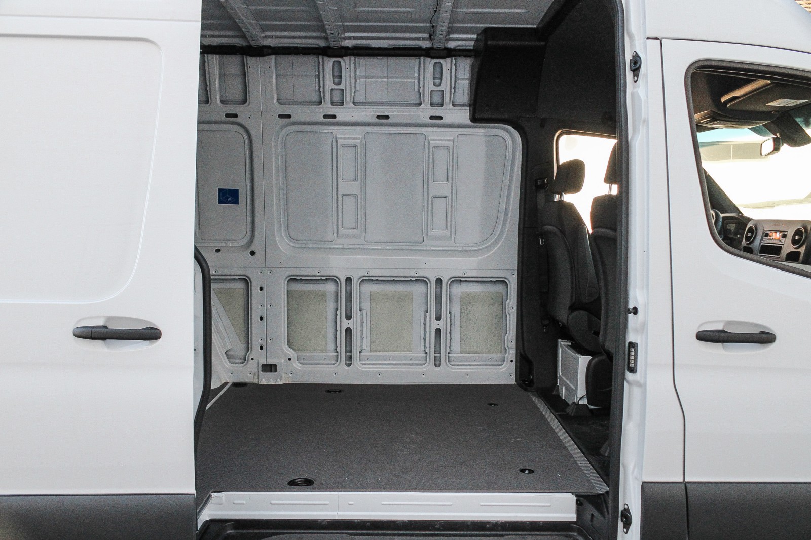Sprinter Cargo Van 2500 w/144-Inch Wheelbase