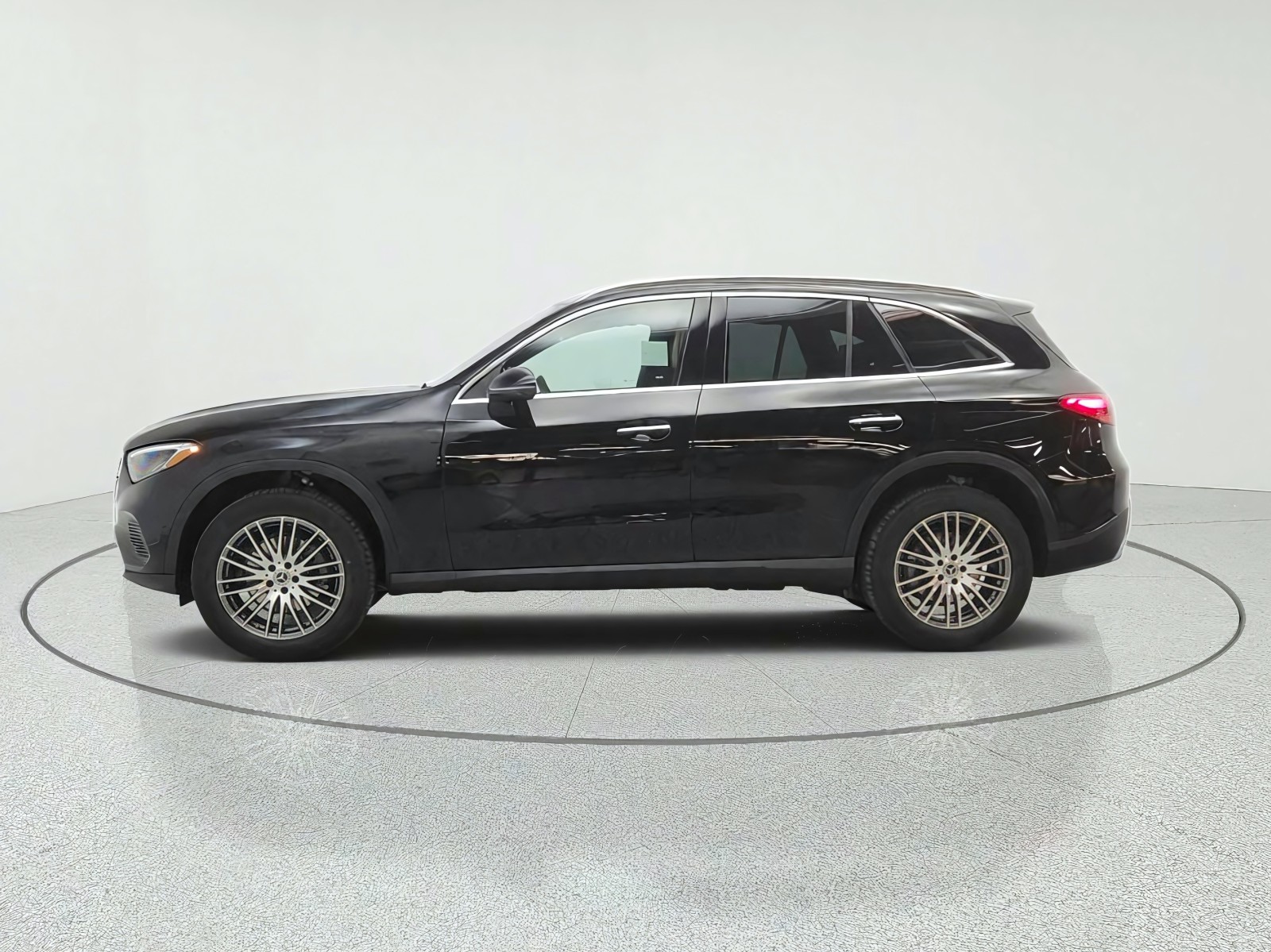 New 2027 Black Mercedes-Benz GLC 300 SUV image 8