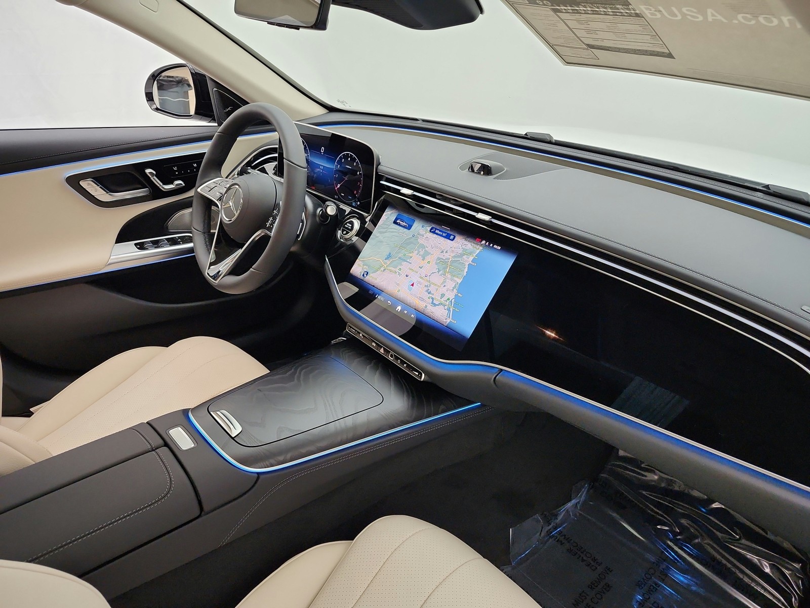 New 2026 MANUFAKTUR Moonlight White Metallic Mercedes-Benz E 450 image 15