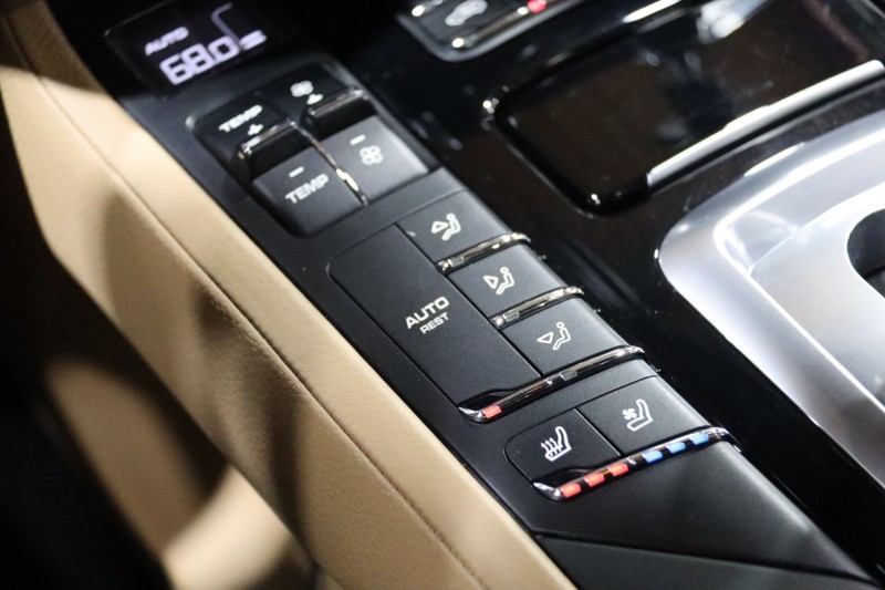 2016 Porsche Cayenne S E-Hybrid 4dr Suv in ,