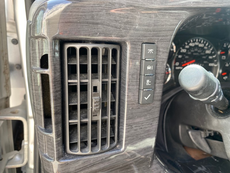 2013 GMC SAVANA HI TOP CONVERSION HANDICAP LIFT LOW MILES 24,857 in , 