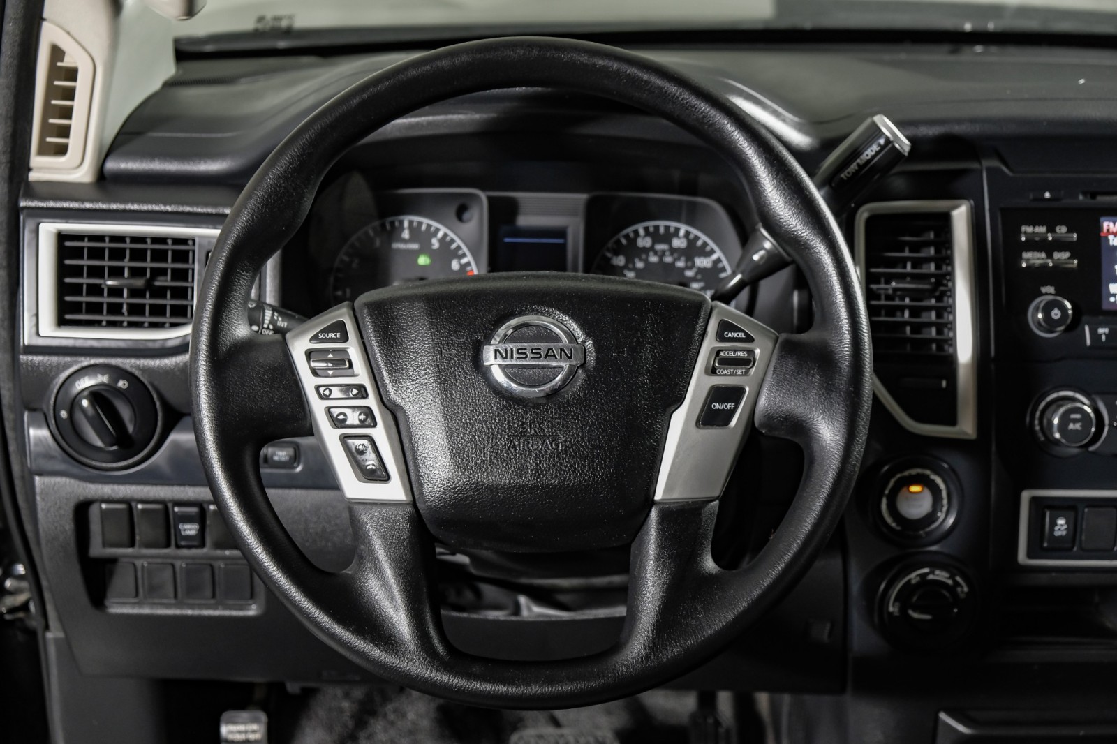 2018 Nissan Titan XD S 16