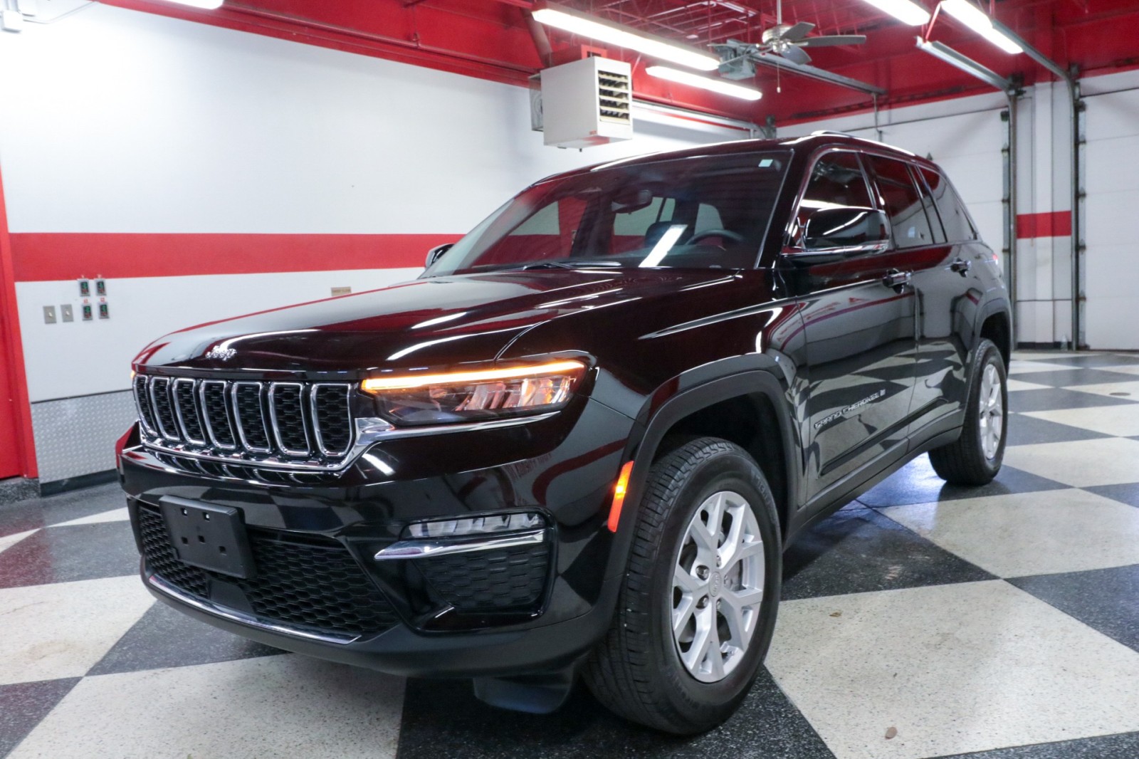 Used Car 2023 Jeep Grand Cherokee  Limited For Sale Under $35,000 In Austin, Texas