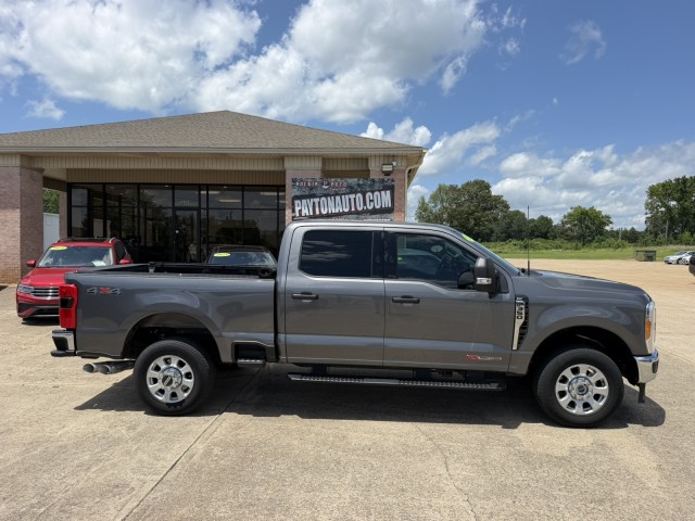 2023 Ford F-350 Super Duty XLT Crew Cab 4WD