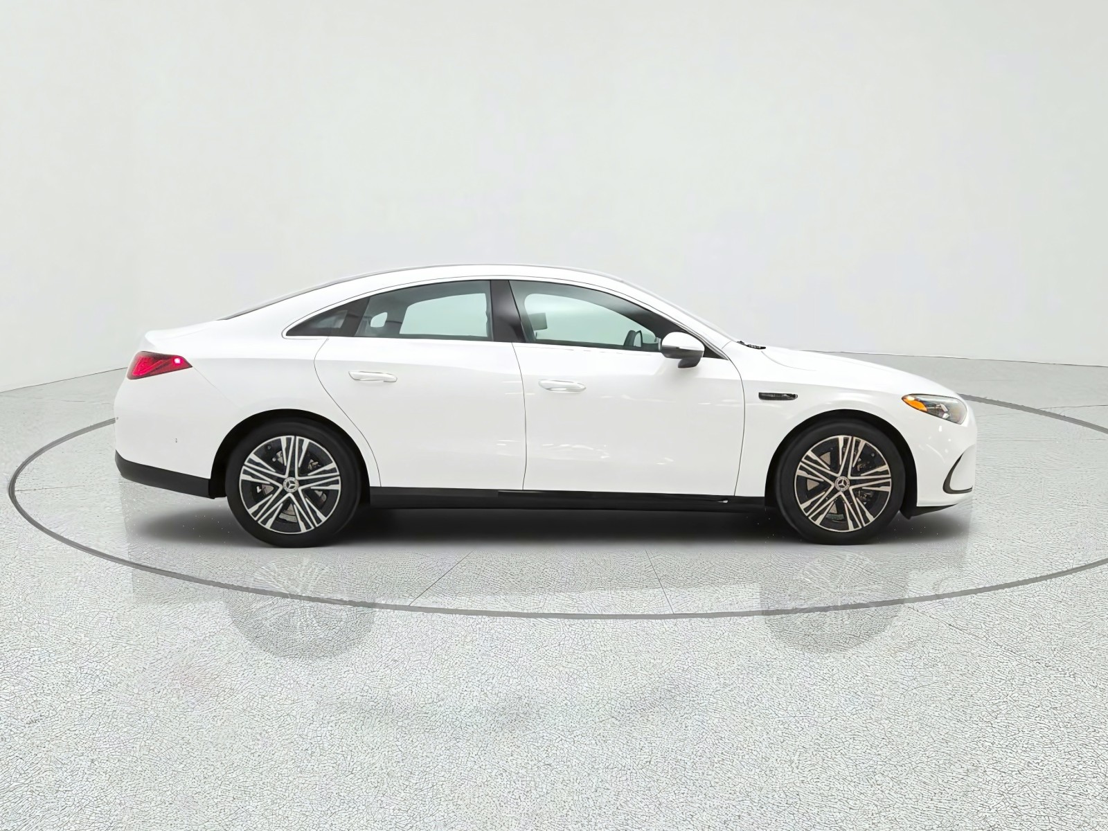 New 2027 Polar White Mercedes-Benz CLA 220 Hybrid FWD image 4