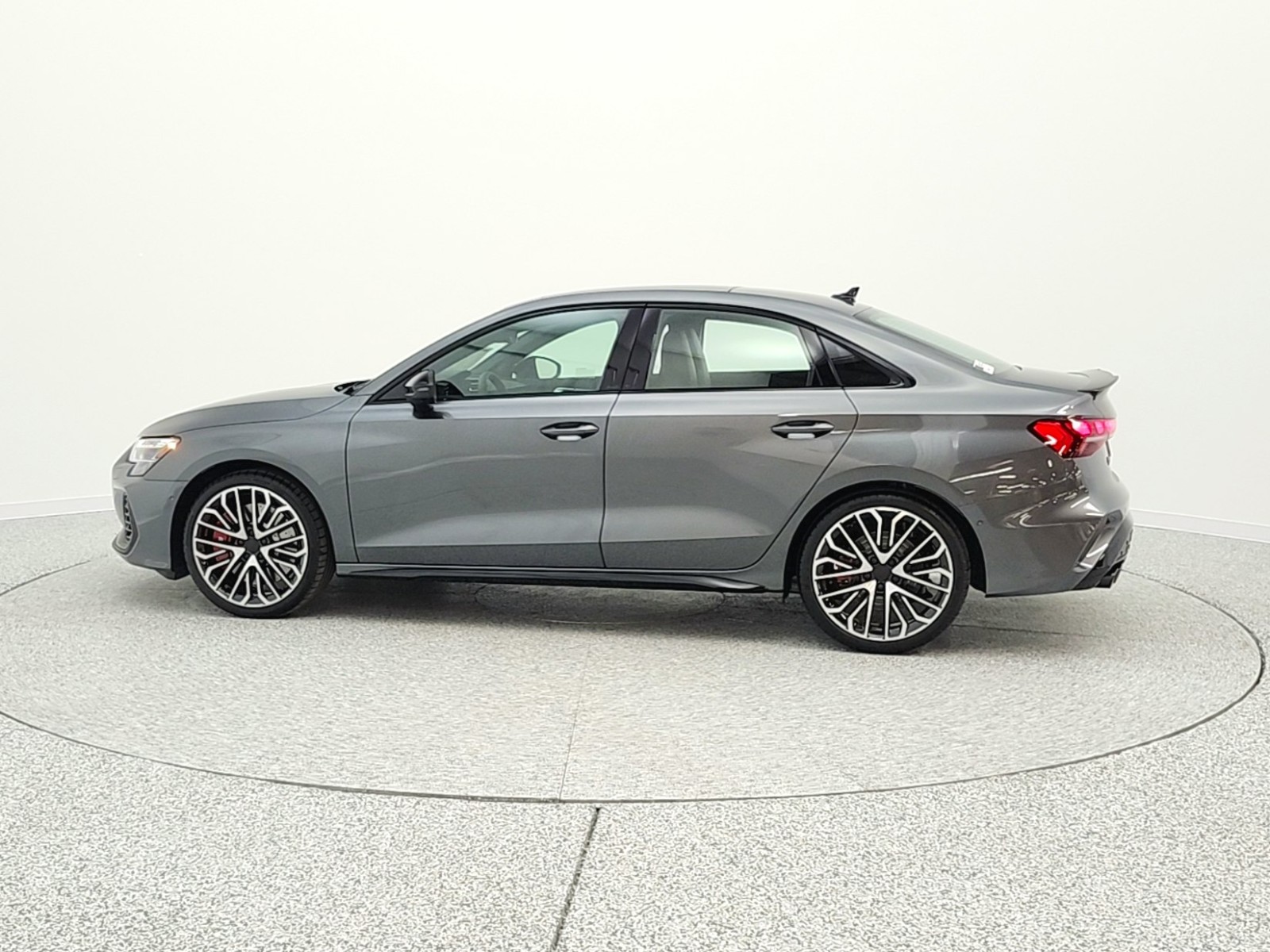 New 2026 Daytona Gray Pearl Effect Audi quattro image 8