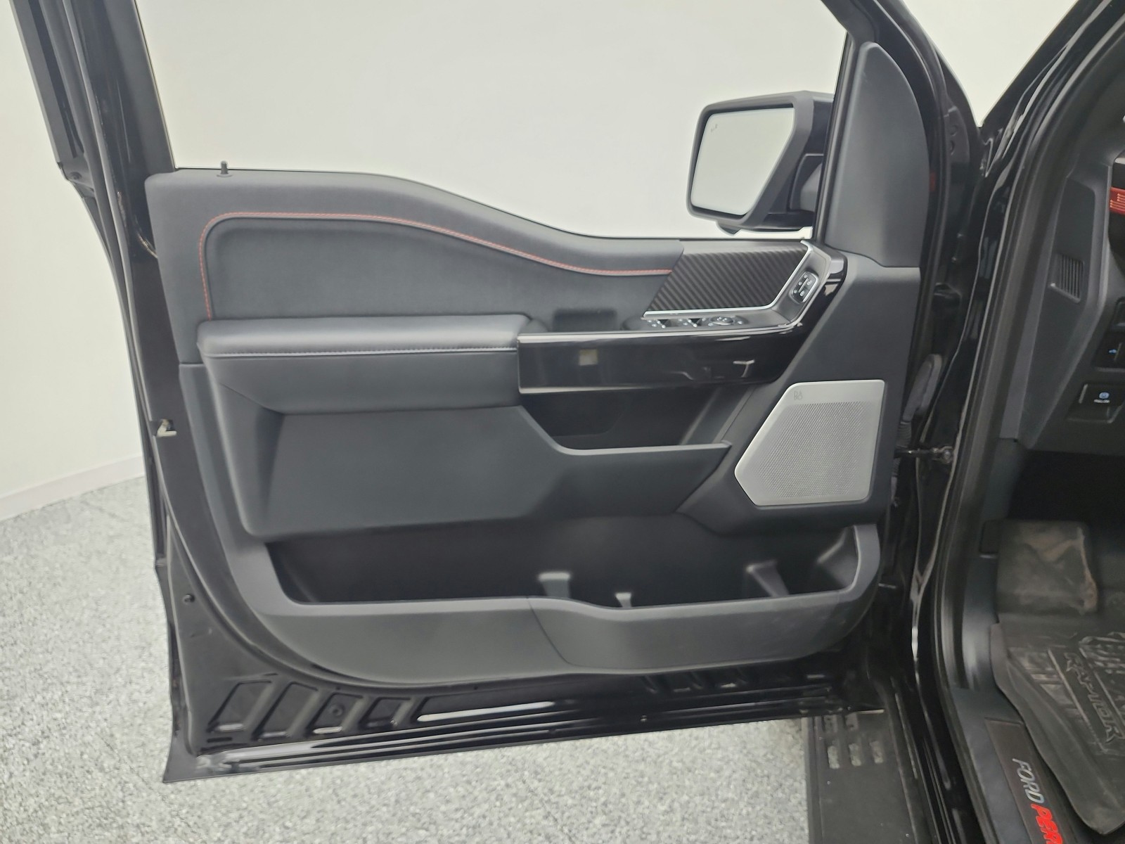 Used 2023 Agate Black Metallic Ford Raptor 4WD SuperCrew 5.5