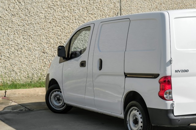 2018 Nissan NV200 Compact Cargo S 16