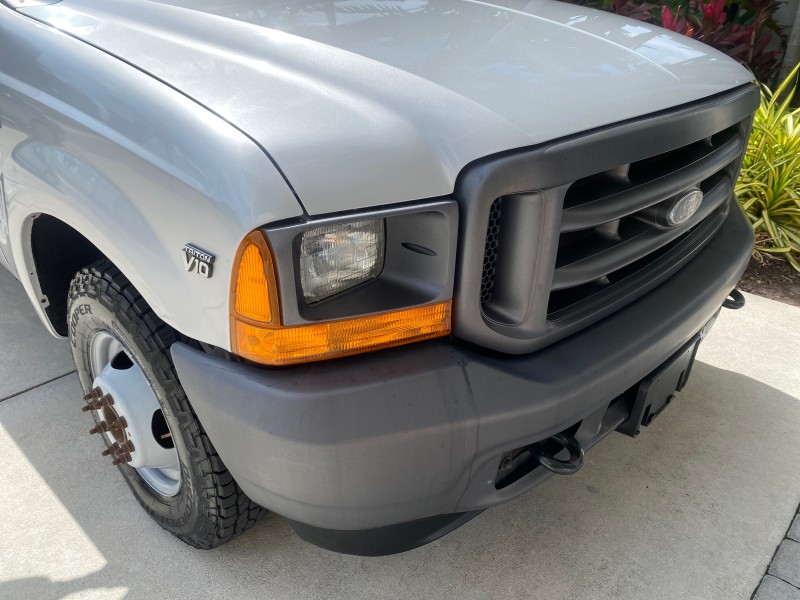 2001 Ford Super Duty F-350 DRW XL 1 OWNER LOW MILES 14,269 in , 