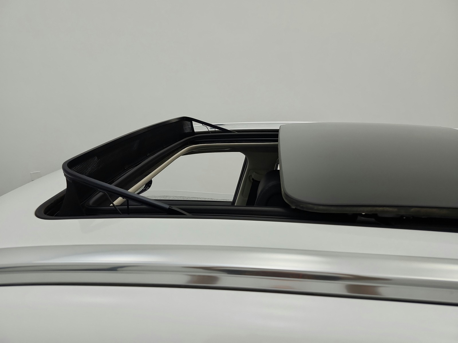 Used 2025 Uyuni White Genesis 2.5T Select AWD image 11