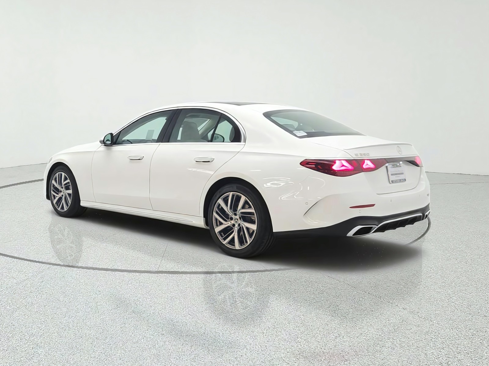 New 2027 Polar White Mercedes-Benz E 350 RWD Sedan image 7