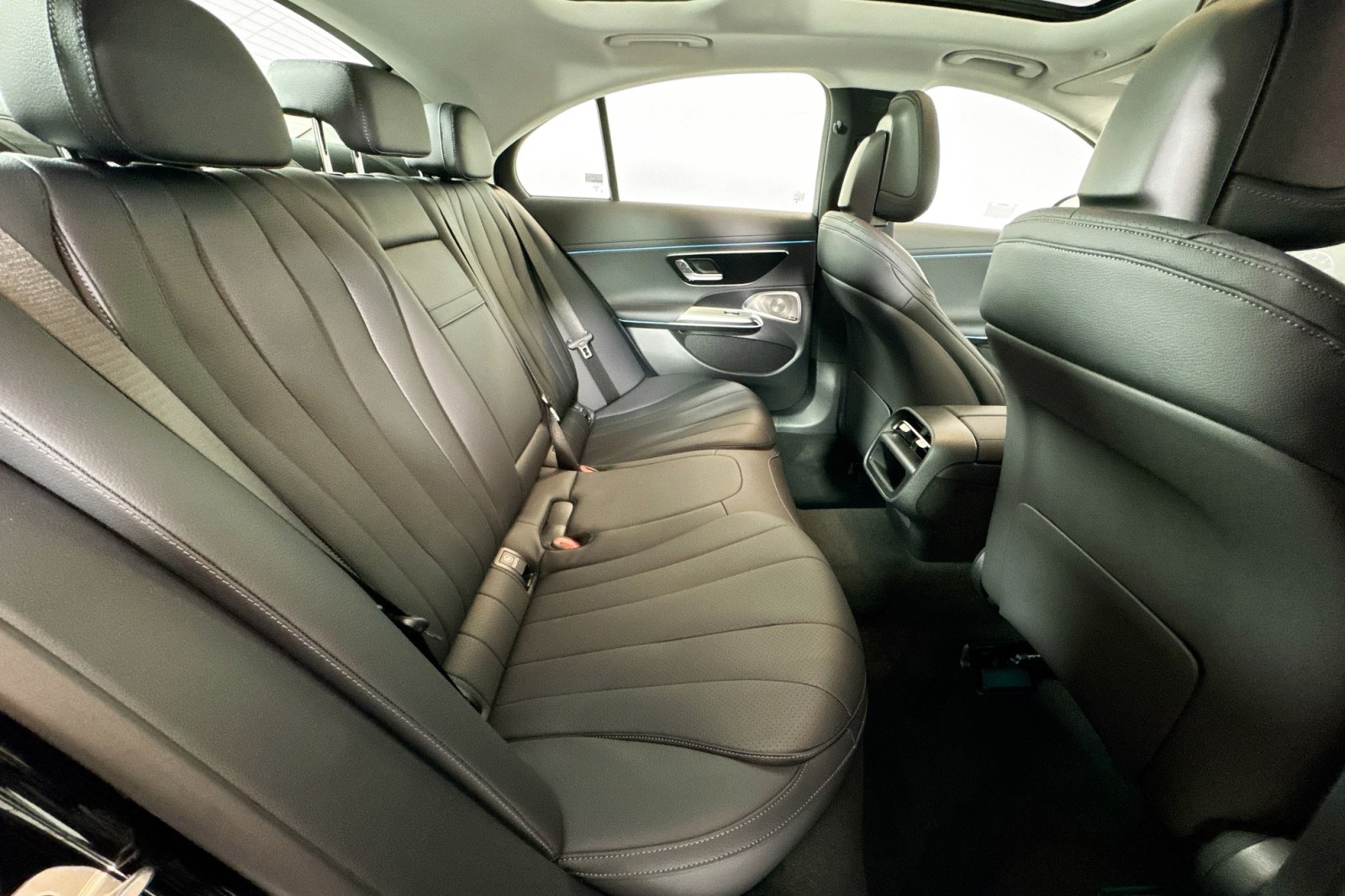 New 2026 Black Mercedes-Benz E 350 RWD Sedan image 25