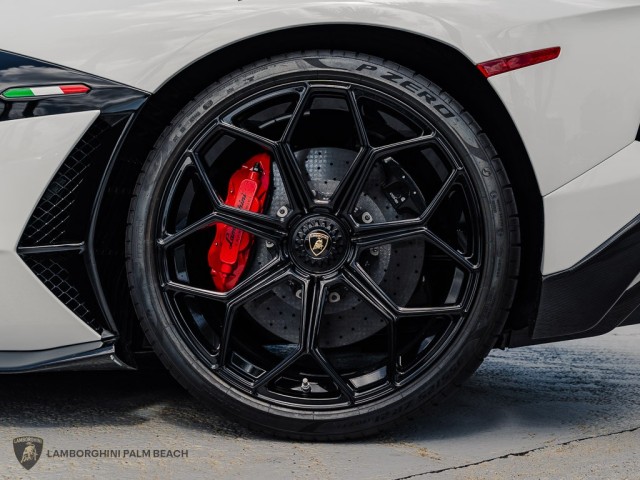 Lamborghini Aventador SVJ