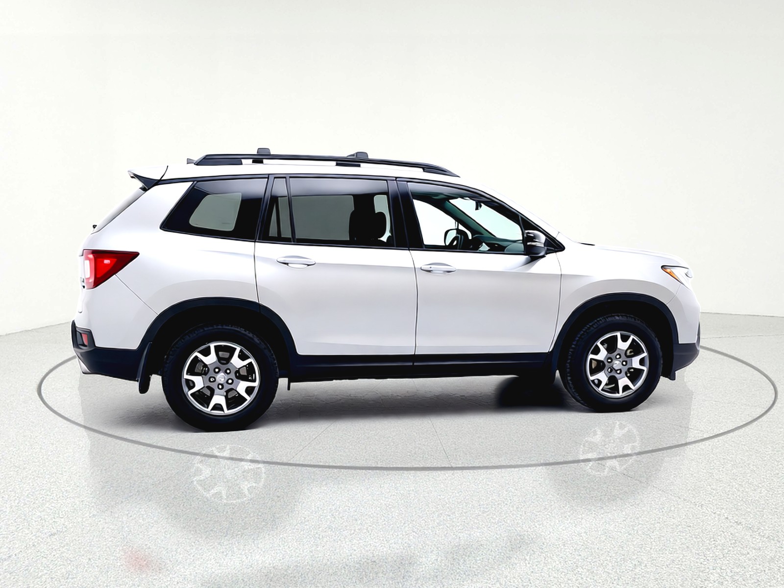 Used 2022 Lunar Silver Metallic Honda TrailSport AWD image 13
