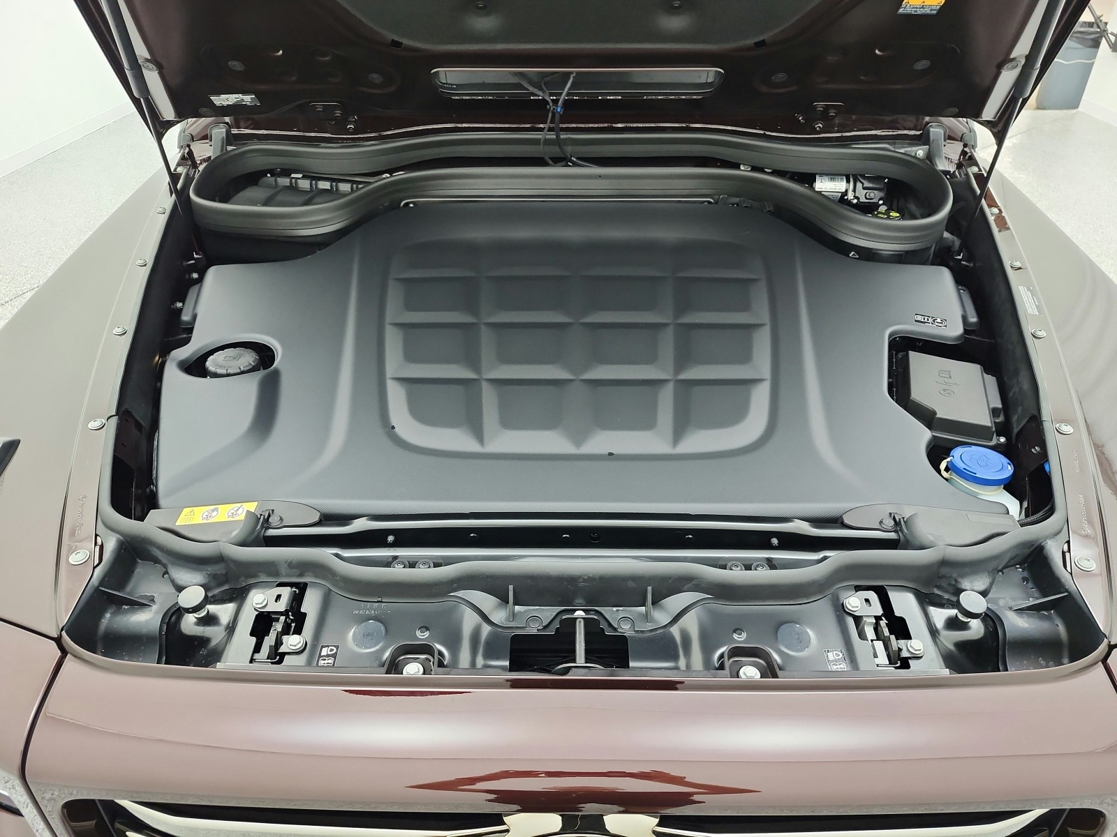 New 2026 Rubellite Red Metallic Mercedes-Benz G 580e image 12