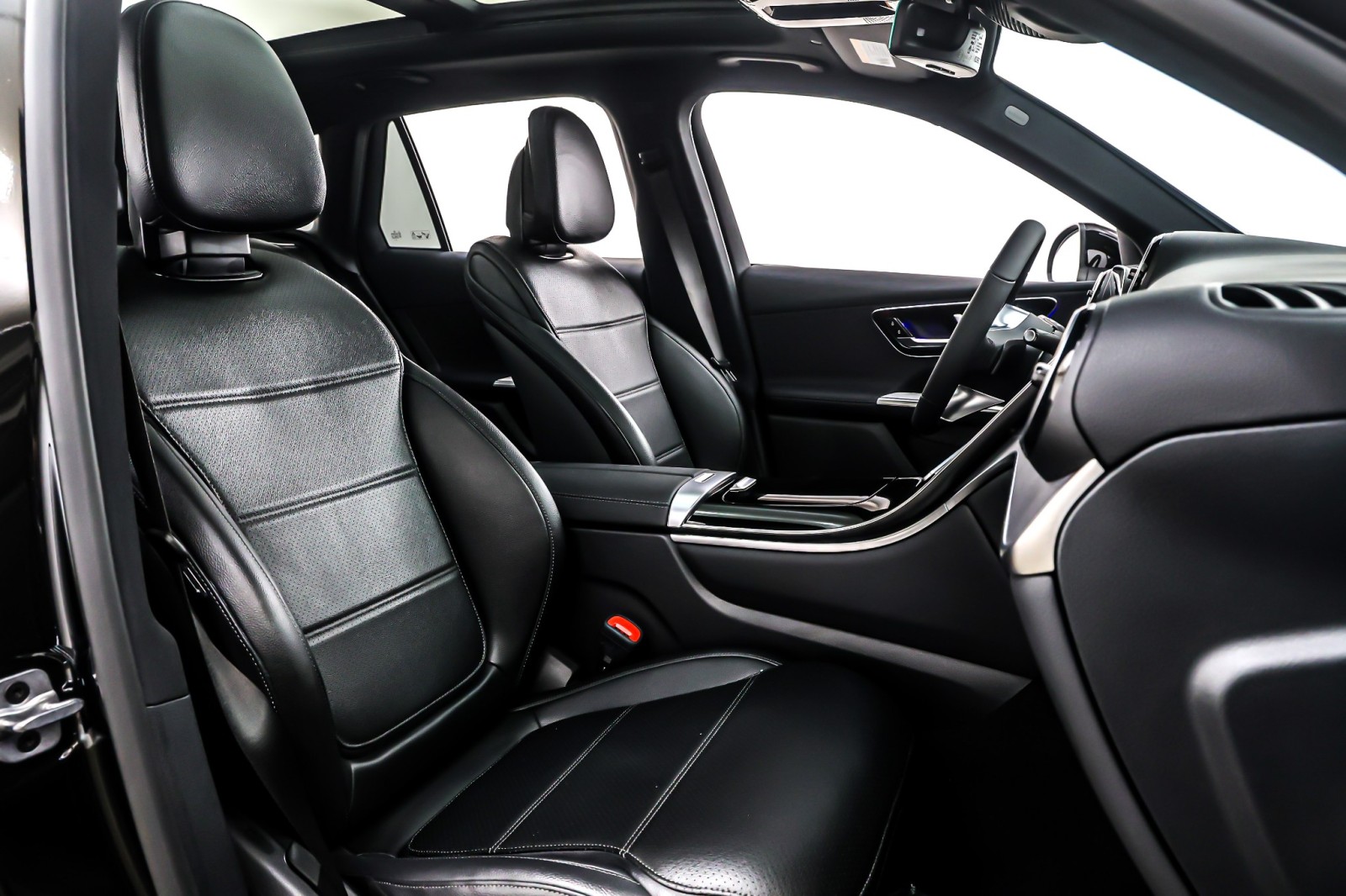 New 2026 Black Mercedes-Benz GLC 300 image 7