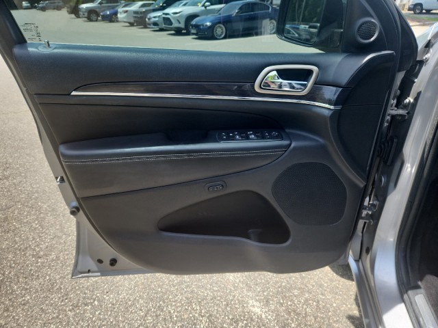 JeepGrand Cherokee17