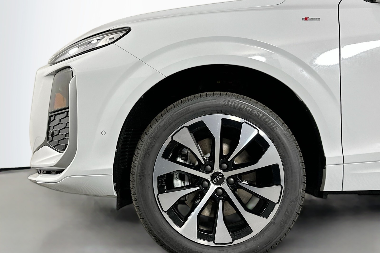 New 2026 Glacier White Metallic Audi S line image 11