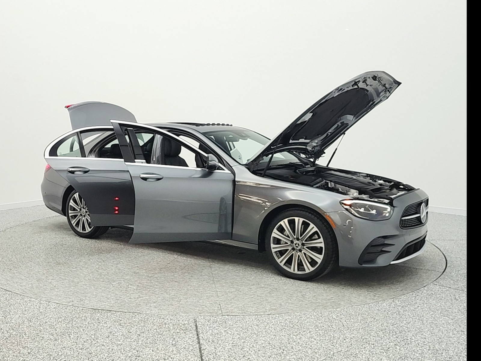 Used 2022 Selenite Grey Metallic Mercedes-Benz E 450 4MATIC® Sedan image 10