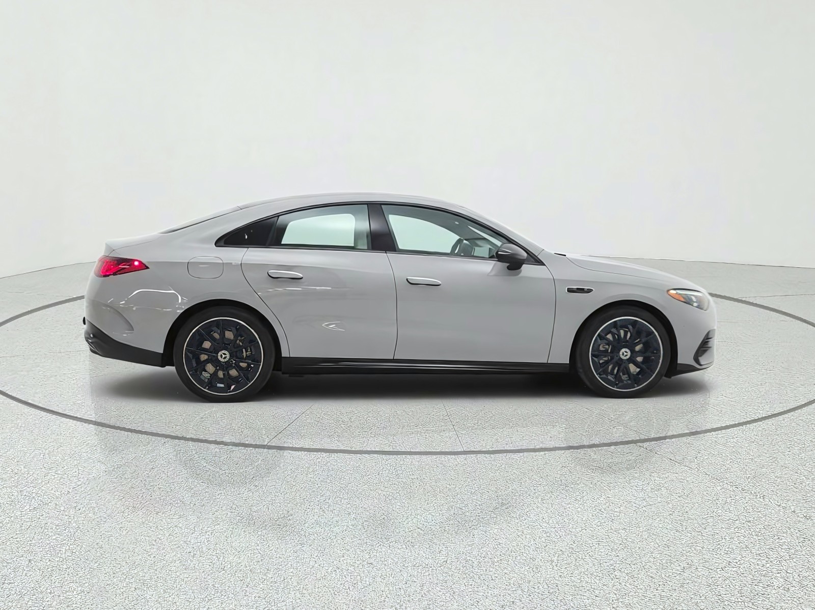 New 2027 MANUFAKTUR Alpine Grey Mercedes-Benz CLA 350 Electric 4MATIC® image 4