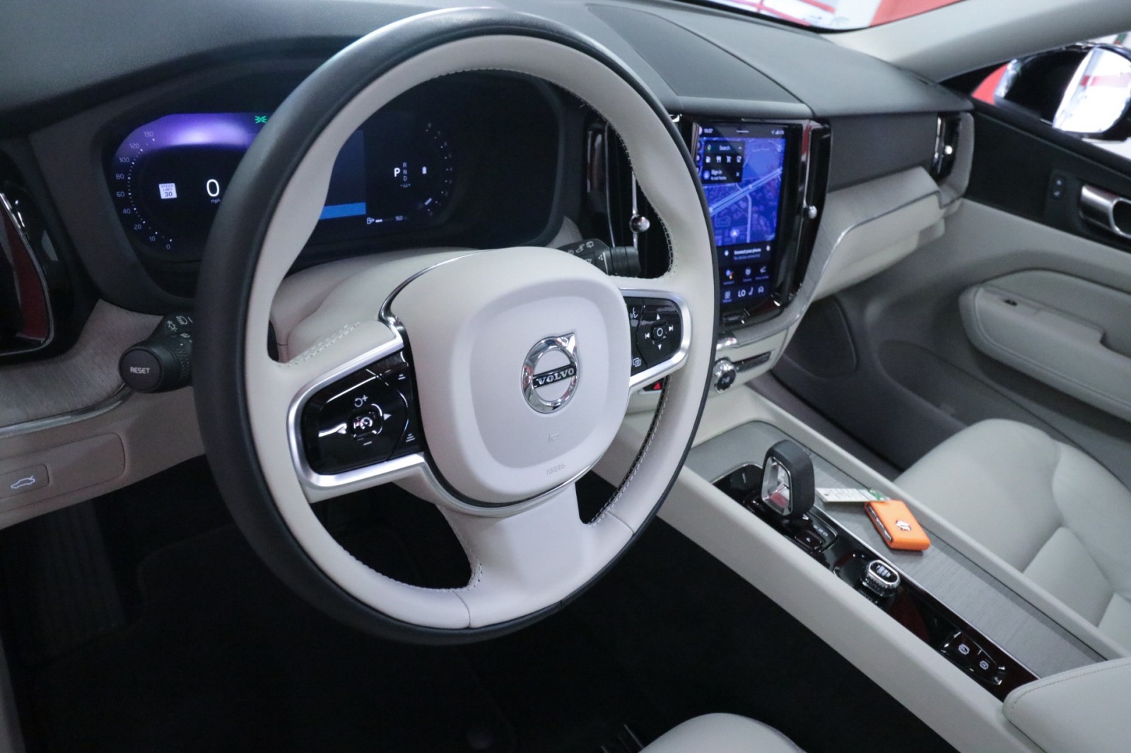 Used Car 2023 Volvo Xc60  Plus Bright Theme For Sale Under $40,000 In Austin, Texas