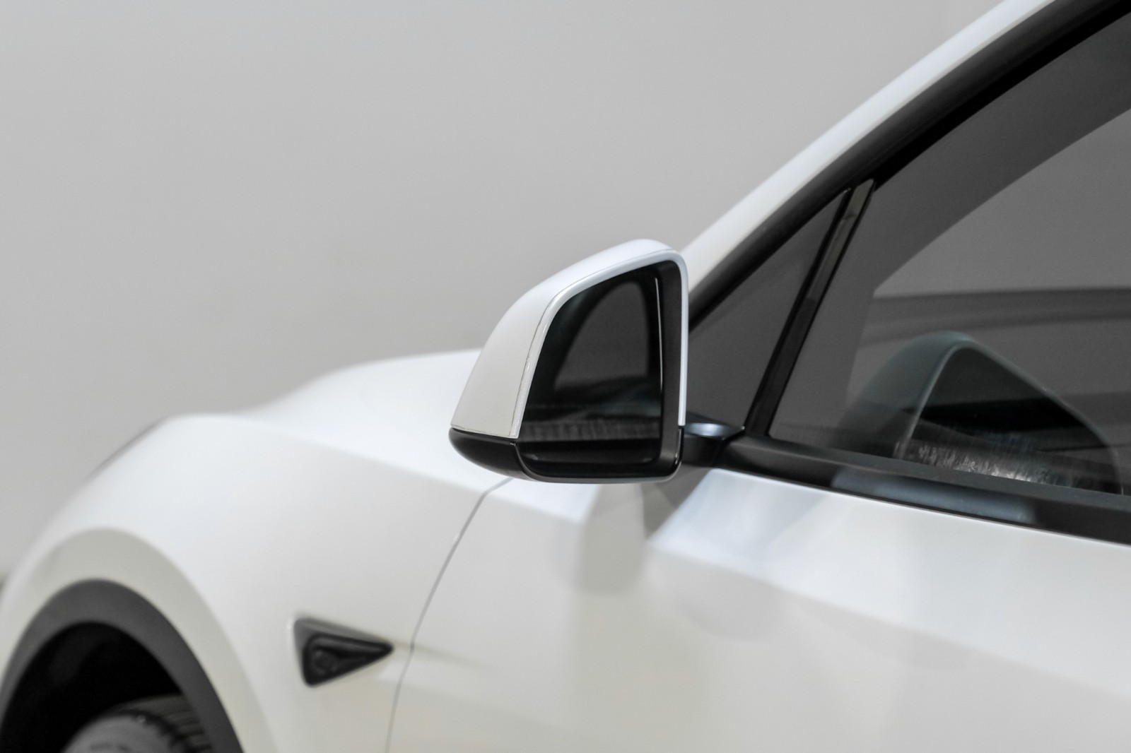 2020 Tesla Model Y Long Range AWD AutoPilot FullSelfDrivingComputer 20Alloys 40