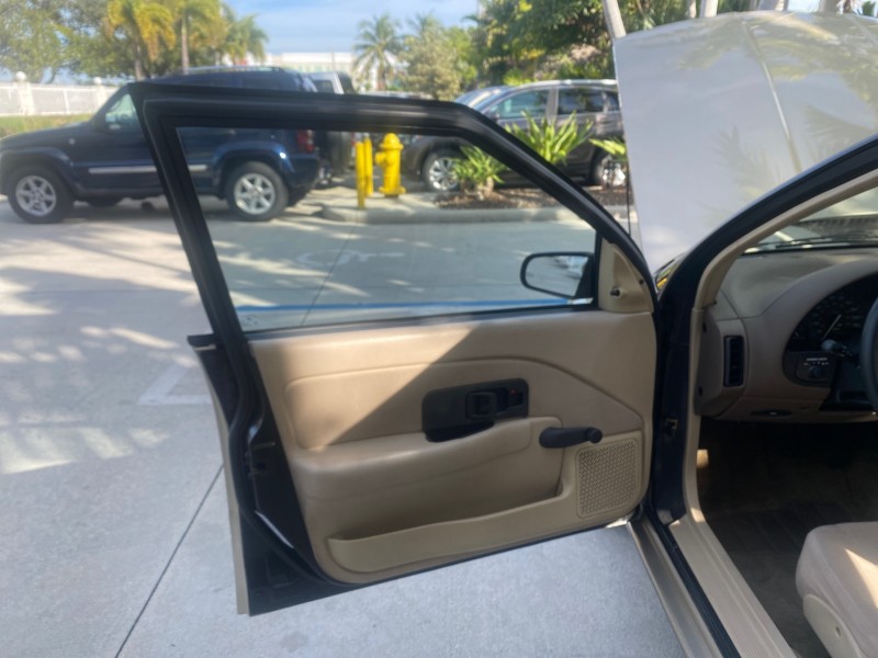 1995 Saturn SL LOW MILES 70,805 in ,